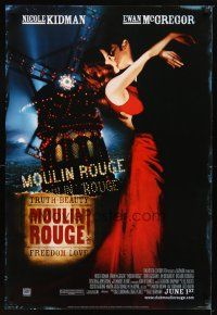9k495 MOULIN ROUGE style E advance 1sh '01 sexy Nicole Kidman & Ewan McGregor kissing!