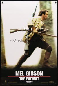9k593 PATRIOT teaser DS 1sh '00 huge close up image of Mel Gibson running w/guns!