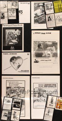 9r161 LOT OF 22 UNCUT FOLDED PRESSBOOKS '60s-70s great advertising from a variety of movies!