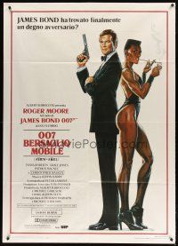 9s304 VIEW TO A KILL Italian 1p '85 art of Moore as James Bond & Grace Jones by Daniel Goozee!