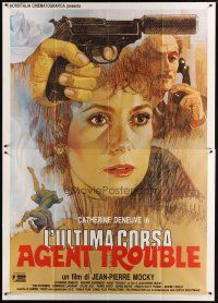 9s008 AGENT TROUBLE Italian 2p '87 art of beautiful Catherine Deneuve & gun by Piero Ermanno Iaia!