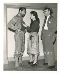 9t058 ABOVE SUSPICION deluxe candid 8x10 still '43 director Thorpe watches Joan Crawford & husband!
