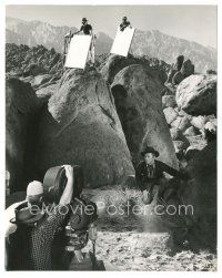 9t066 ALONG THE GREAT DIVIDE deluxe candid 7.5x9.25 still '51 cameras film Kirk Douglas by rocks!