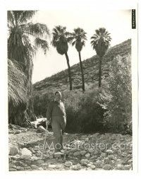 9t423 CHARLES LAUGHTON 8x10 key book still '30s great portrait outdoors with cool walking stick!