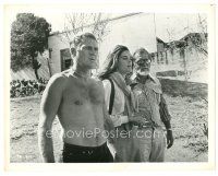 9t133 GETAWAY candid 8x10 still '72 Sam Peckinpah with Ali McGraw & shirtless Steve McQueen!