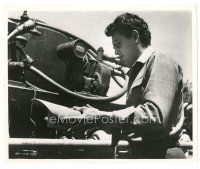 9t149 GUN FURY candid 8x10 still '53 Rock Hudson uses water to make his hat look worn, by Crosby!