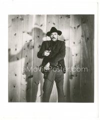 9t593 GUNFIGHTER 8x10 still '50 great close up of Gregory Peck as Jimmy Ringo with his gun drawn!