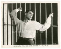 9t628 I AM A FUGITIVE FROM A CHAIN GANG 8x10 still '32 great c/u of Paul Muni holding prison bars!