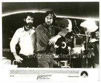 9t165 INDIANA JONES & THE TEMPLE OF DOOM candid 8x10 still '84 c/u Steven Spielberg & George Lucas!