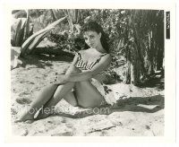 9t657 JOAN COLLINS 8x10 still '50s super sexy close up in swimsuit sitting on the beach!