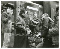 9t200 MIDNIGHT COWBOY candid 8x10 still '69 Schlesinger with Jon Voight & Dustin Hoffman on street!
