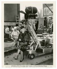 9t201 MIDNIGHT LACE candid 8x10 still '60 cool image of Doris Day sitting by camera on the set!
