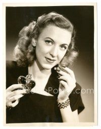9t959 VERA HOLLY radio 7x9.25 still '40s CBS radio singer demonstrating how she uses perfume!