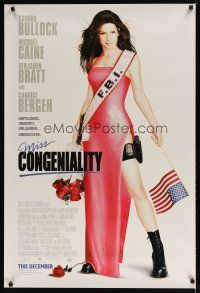 9w481 MISS CONGENIALITY advance DS 1sh '00 wacky image of sexy Sandra Bullock in dress w/pistol!