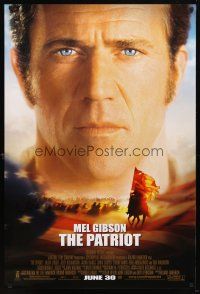 9w560 PATRIOT advance 1sh '00 huge close up portrait image of Mel Gibson over American flag!
