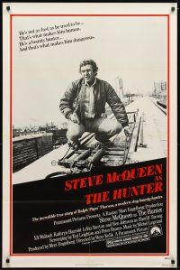 1g426 HUNTER 1sh '80 great image of bounty hunter Steve McQueen!