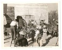 1h060 FOUR FAST GUNS candid 8x10 still '60 crew films James Craig talking to mob outside church!