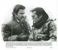 1h083 HOOPER candid 8x9.5 still '78 c/u of Burt Reynolds & stunt-man-turned-director Hal Needham!
