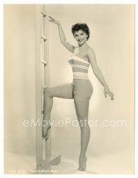 1h621 LISA GAYE 7.25x9.5 still '50s full-length sexy portrait in skimpy outfit posing on a ladder!