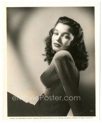 1h628 LOIS COLLIER 8x10 still '43 sexy portrait looking over her shoulder from This is the Army!