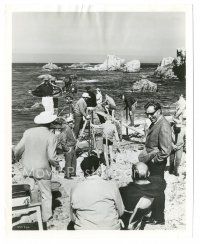 1h184 SANDPIPER candid 8x10 still '65 Richard Burton chats with producer as crew sets up a scene!
