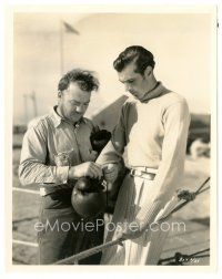 1h868 SPOILERS 8x10 still '30 c/u of Gary Cooper with his boxing trainer by Earl Crowley!