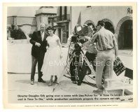 1h220 TIME TO LOVE & A TIME TO DIE candid 8x10 still '58 Douglas Sirk goes over a scene w/ Pulver!
