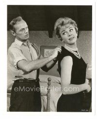 1h932 TUNNEL OF LOVE deluxe 8x10 still '58 Richard Widmark helps pretty Doris Day with her zipper!