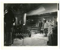 1h231 UNTAMED candid 8x10 still '40 Archainbaud & crew prepare scene with Ray Milland & Morison!