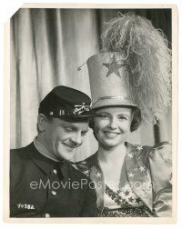 1h994 YANKEE DOODLE DANDY 8x10 still '42 great close up of James Cagney & patriotic Joan Leslie!