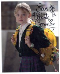 1r0891 DAKOTA FANNING signed color 8x10 REPRO still '00s close up w/ backpack from Man on Fire!