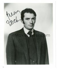 1r0972 GREGORY PECK signed 8x10 REPRO still '80s cool waist high portrait from The Great Sinner!
