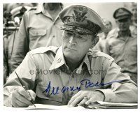 1r0973 GREGORY PECK signed deluxe 8x10 still '77 great close portrait from MacArthur!