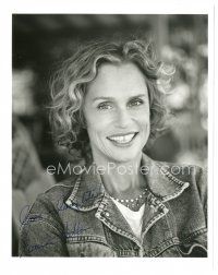 1r1077 LAUREN HUTTON signed 8x10 REPRO still '90s head & shoulders smiling portrait in denim jacket!