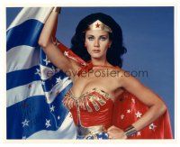 1r1098 LYNDA CARTER signed color 8x10 REPRO still '90s cool c/u portrait in Wonder Woman costume!