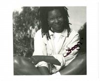 1r1309 WHOOPI GOLDBERG signed 8x10 REPRO still '90s great smiling portrait of the comedienne!