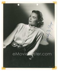 1r0535 DOROTHY MCGUIRE signed 8x11 key book still '40s full-length portrait of the pretty actress!