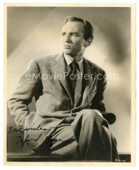 1r0546 ERFORD GAGE signed 8x10 still '40s seated close portrait of the actor wearing suit & tie!