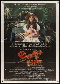 1s399 PRETTY BABY Italian 1p '78 directed by Louis Malle, young Brooke Shields sitting with doll!