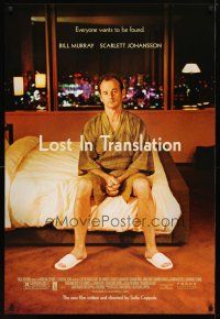 1t446 LOST IN TRANSLATION 1sh '03 image of lonely Bill Murray in Tokyo, Sofia Coppola!