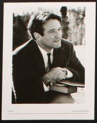 1x115 DEAD POETS SOCIETY presskit w/ 11 stills '89 inspirational school teacher Robin Williams!