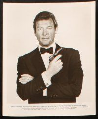 1x005 FOR YOUR EYES ONLY presskit w/ 25 stills'81 Bysouth art of Roger Moore as Bond 007 & sexy legs