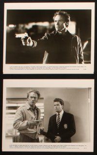 1x044 ROOKIE presskit w/ 16 stills '90 Clint Eastwood directs & stars w/Charlie Sheen!