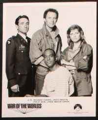 1x032 WAR OF THE WORLDS TV presskit w/ 17 stills '88 series starring a bunch of nobodies!