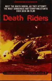 1y673 DEATH RIDERS pressbook '76 wild car & motorcycle racing, dangerous & terrifying stunts!