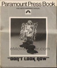 1y688 DON'T LOOK NOW pressbook '74 Julie Christie, Donald Sutherland, directed by Nicolas Roeg!
