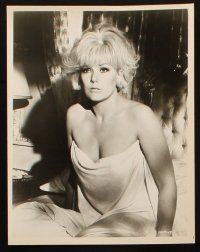 2r607 KIM NOVAK 4 8x10 stills '60s cool images from The Great Bank Robbery in wet outfit, more!