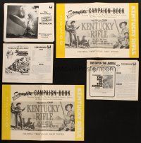 2s092 LOT OF 5 CUT & UNCUT PRESSBOOKS '50s-70s Kentucky Rifle, Day of the Jackal & more!