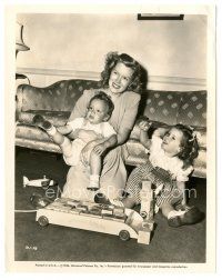 2x111 BRENDA JOYCE candid 8x10 still '46 playing with her cute young children Timothy & Pamela!