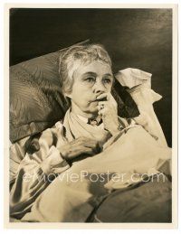 2x527 LILLIAN GISH TV 7x9 still '64 c/u in bed from The Alfred Hitchcock Hour, Body in the Barn!